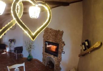 Il Giardino dei Flintstones B&B allows 18 year olds to book a room