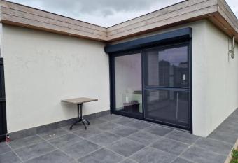 STUDIO - VAKANTIEPARK GROTE ZEEMEEUWEN KOKSIJDE allows 18 year olds to book a room