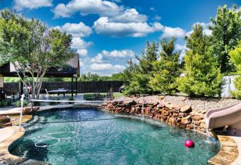 The Gotti Ranch has Balcony rooms