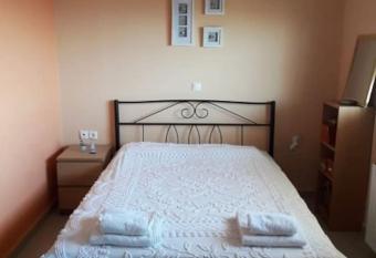 PERIS THE MOST BEAUTIFUL VIEW     D OIL IN MANI has Balcony rooms