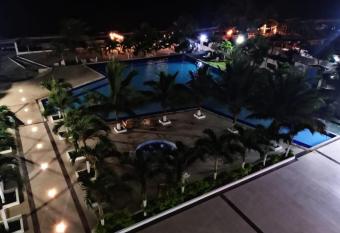 Hermoso departamento frente al mar has rooms with a private hot tub