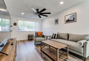Modern Retreat near UofO, Autzen Stadium, Amazon Park #2 has Balcony rooms
