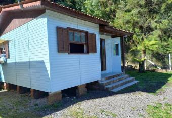 Recanto do Lago allows 18 year olds to book a room