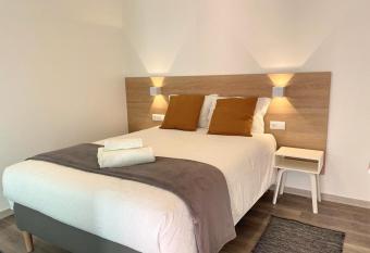 Granny  s Guesthouse has Balcony rooms