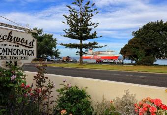 Birchwood Devonport Self Contained self caterng Accommodation has Balcony rooms