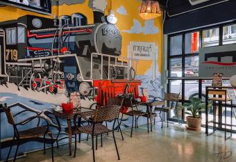 107 Hostel (One-O-Seven Hostel) allows 18 year olds to book a room