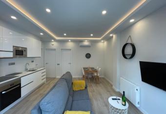 manresa universidad has Balcony rooms