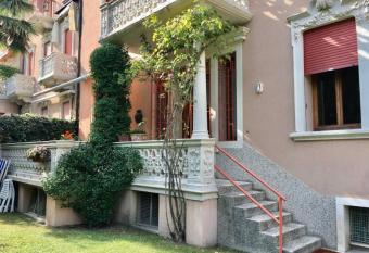 Villa Marina has Balcony rooms