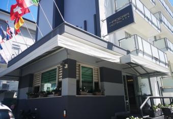 Hotel Madera allows 18 year olds to book a room