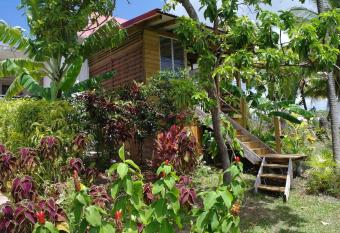 971E - G  te Alpinia atypique avec bassin privatif allows 18 year olds to book a room