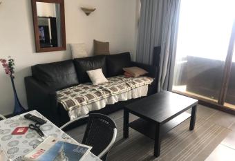 Vista espectacular tranquilidad allows 18 year olds to book a room