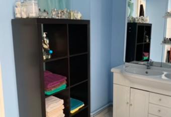 Chambre priv  e 2 personnes has Balcony rooms