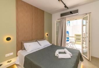 Fouulishouse 3 has Balcony rooms