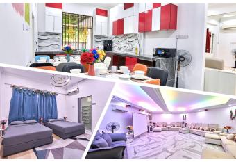 Penang Dream Banglo Sleeps 40 has Balcony rooms