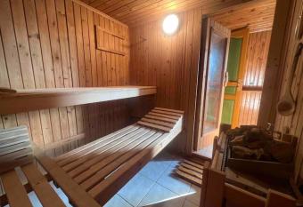 Demeure La Belle   poque, Sauna et Billard Fran  ais has Balcony rooms