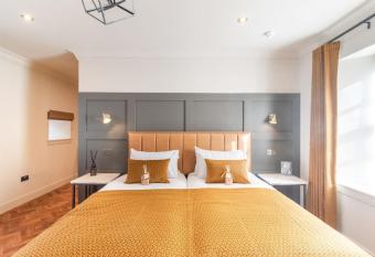 King Street Aparthotel allows 18 year olds to book a room