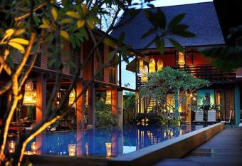 The Village House has Balcony rooms