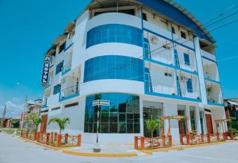 HOTEL RAYMONDI has Balcony rooms