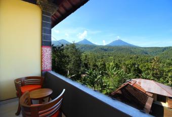 Edy Homestay has Balcony rooms