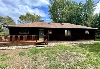 Outdoor Oasis in Wildlife Refuge has rooms with a private hot tub