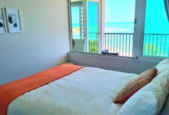 Oceanfront with amazing views for a perfect stay. allows 18 year olds to book a room