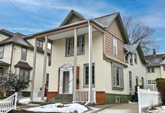 Historic on The Avenue 2 allows 18 year olds to book a room