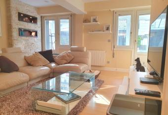 Piso Nerea-Gari allows 18 year olds to book a room