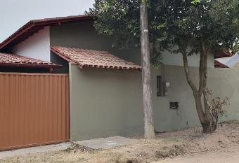 Casa Temporada Guriri P  r do Sol has Balcony rooms