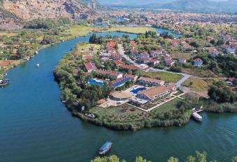 Dalyan Resort & Spa has Balcony rooms