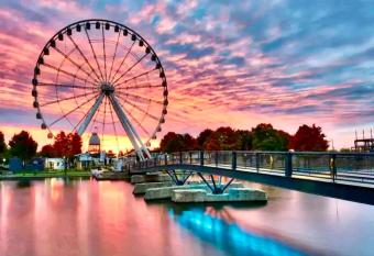 Amazing city view - Penthouse - Pool & Spa - Downtown Montreal has rooms with a private hot tub