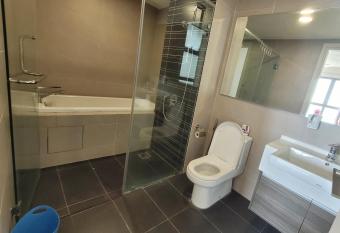 Hostahome Suite at Teega Residence near Legoland has rooms with a private hot tub