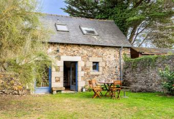 Ville Daniel has Balcony rooms