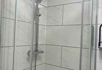 Self contained room, en-suite with separate lockable front door, located in an exclusive area allows 18 year olds to book a room