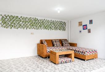 Golo Indah Homestay by WHouse has Balcony rooms