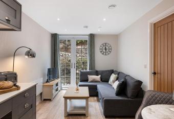 Chatsworth Suite - Apartment 27 has Balcony rooms