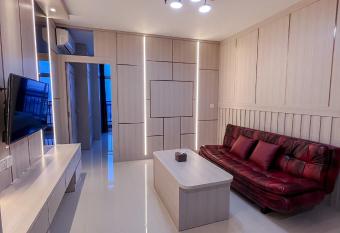 #01 Formosa Residence Apartment Nagoya Batam allows 18 year olds to book a room