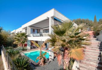Prestigious villa with panoramic sea view has Balcony rooms