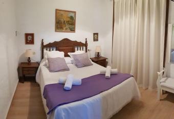 CASA FLOR DE ROMERO allows 18 year olds to book a room