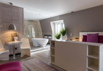 Van der Valk Hotel de Bilt-Utrecht has Balcony rooms