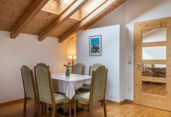 Funtnatsch Apartment Schlern has Balcony rooms