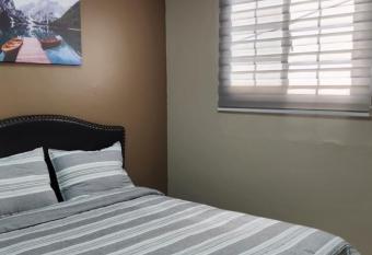 The Layover - 6 mins from the airport, Fully equipped for short and long stays allows 18 year olds to book a room