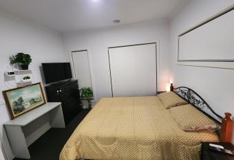 Private Ensuit in a Luxury Homestay allows 18 year olds to book a room