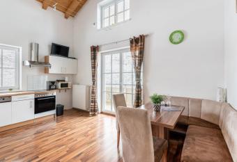 Apartment Achtalgut-2 has Balcony rooms