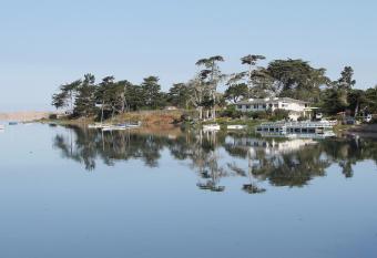 Back Bay Inn has Balcony rooms