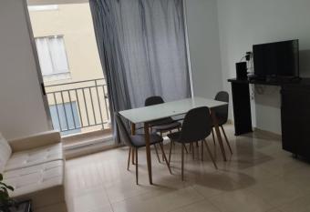 Apto de 3 habitaciones con ventilador y parqueadero comunal has Balcony rooms