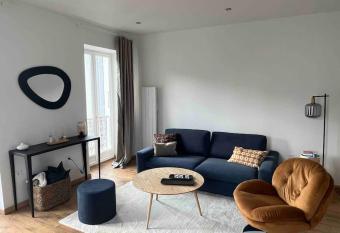 Magnifique T2 Lumineux 3   toiles - Centre Aix les Bains allows 18 year olds to book a room