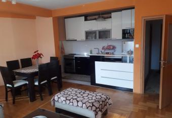 ALFI has rooms with a private hot tub