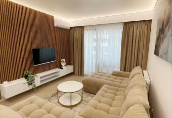 Luxury Wellness&Spa has rooms with a private hot tub