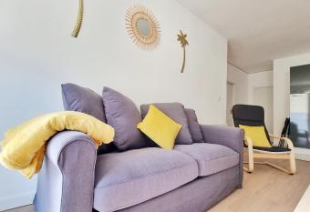 La R  sidence   vasion 3 - Original - Gare - Wifi - Relax BNB allows 18 year olds to book a room