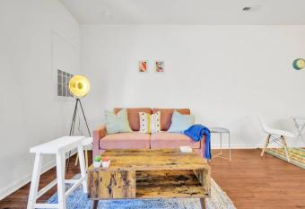 1BR King Bed near Shopping, Dining & Entertainment has Balcony rooms